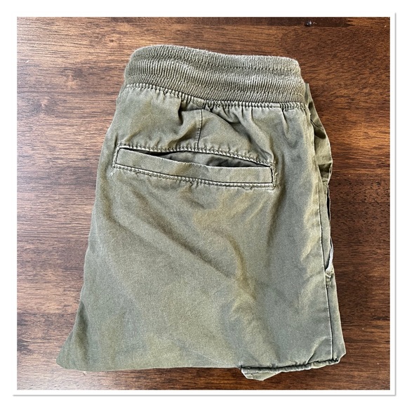GAP Boys Lightweight Cargo Pants - Picture 7 of 9